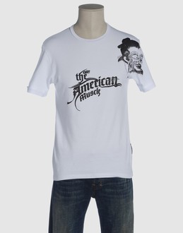 WEMBLEY ROAD TOPWEAR T-shirt maniche corte su YOOX.COM
