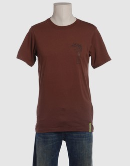 NIKE - TOPS - T-shirts manches courtes - sur YOOX.COM