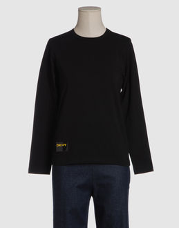 DKNY ESSENTIALS - TOPS - T-shirts manches longues - sur YOOX.COM