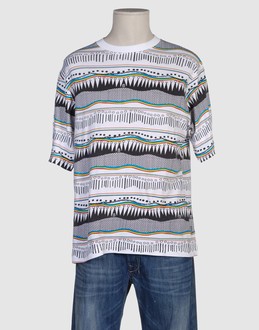 STUSSY AUTHENTIC GEAR TOPWEAR T-shirt maniche corte su YOOX.COM