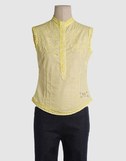 Cloth - Button closing - Braided detailing - Embroidery - Rear logo -