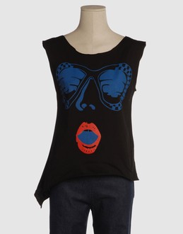 BEA YUK MUI TOPWEAR T-shirt senza maniche su YOOX.COM