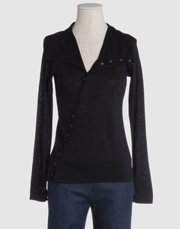Confronta prezzi Esgivien topwear t-shirt maniche lunghe su yoox.com