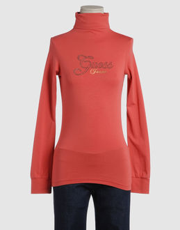 Confronta prezzi Guess topwear t-shirt maniche lunghe su yoox.com