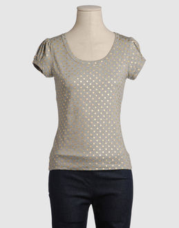 Confronta prezzi Moschino jeans topwear t-shirt maniche corte su yoox.com