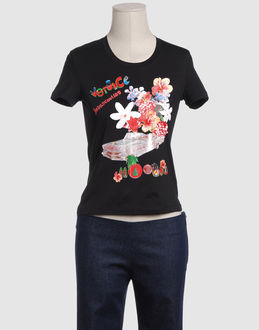 VERSACE JEANS COUTURE - TOPS - T-shirts manches courtes - sur YOOX.COM