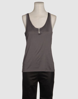 Confronta prezzi Mm6 by maison martin margiela topwear t-shirt senza maniche su yoox.com