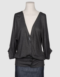 Confronta prezzi Zoetees topwear t-shirt maniche lunghe su yoox.com