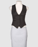 Comparez les prix A priorite - tops - tops sur yoox.com