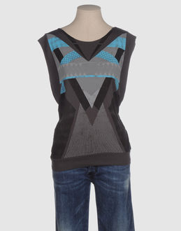  - tops - t-shirts sans manches - sur yoox.com
