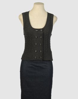 19.70 NINETEEN SEVENTY - TOPS - Tops - sur YOOX.COM