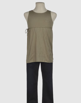 DOUDOU TOPS T shirts sans manches sur YOOXCOM