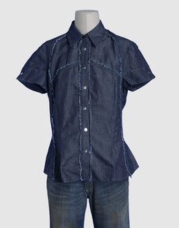 GF BY FERRE' - CHEMISES - Chemises manches courtes sur YOOX.COM