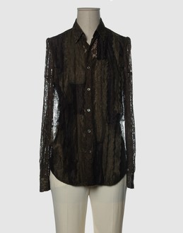 Lace - Button closing - Appliqué -