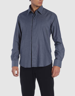 Poplin - Jacquard - Boned collar - Hidden buttons -
