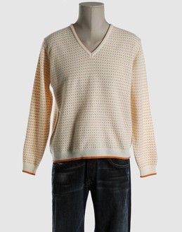 EAST - MAILLE - Pulls � col en v sur YOOX.COM
