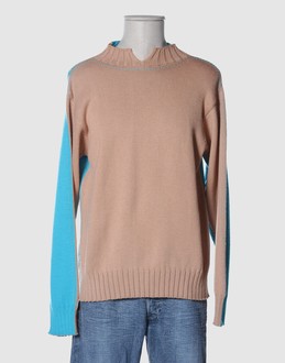 Heavy-weight jumper - Mock neckline - Stitched trimmed -