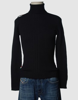 Confronta prezzi Moschino jeans maglieria maglie collo alto su yoox.com