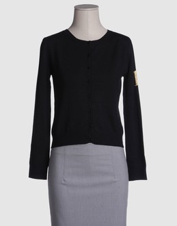 Light-weight jumper - Button closing - Detailed print -