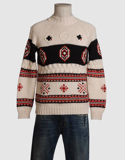 Confronta prezzi Moschino jeans maglieria maglie collo alto su yoox.com