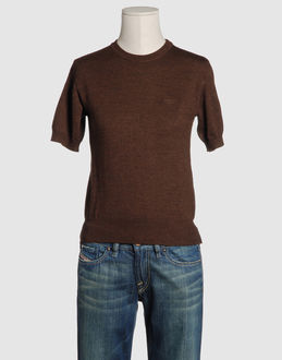 Confronta prezzi Guess maglieria maglie maniche corte su yoox.com
