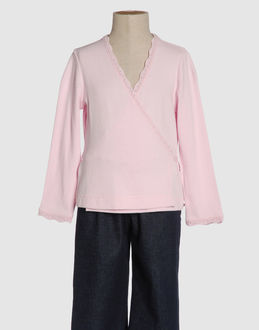 Light-weight knit Stretch Self-tie closure Dry cleanable Iron at 110� c max Do not bleach Wash at 30...