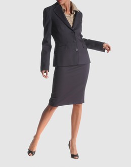 Outfits - F�R - mit R�cken - GF BY FERRE� -