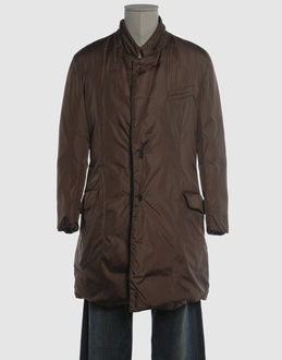 Techno fabric - Three pockets - Four internal jacket pockets - Button closing - Padded interior -