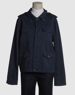 Gabardine - Four pockets - Hidden buttons - Dual rear slits - Unlined - Stitched trimmed - Flashes -