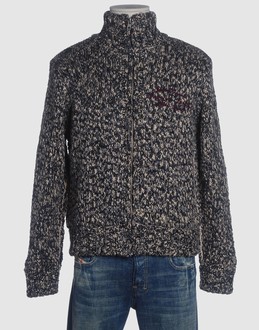 Heavy-weight jumper - Ecological fur - Mock neckline - Zip closure - Fur interior - Logo details -