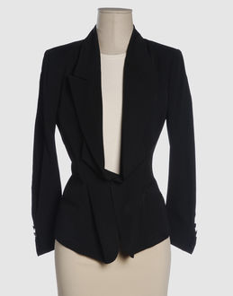Gabardine - Two pockets - 1 button - Centred rear vent - Unlined -