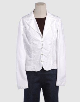 J's exte' Vestes