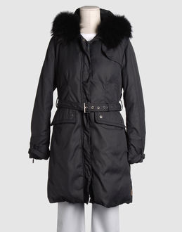 Confronta prezzi Moncler capispalla piumini su yoox.com