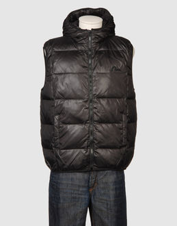 EVISU EU ED - MANTEAUX - Doudounes - sur YOOX.COM-Tissu technique Encolure avec capuchon Deux poches Une poche interne Fermeture avec fermeture éclair Intérieur en plumes d'oie Applications contrastées Logo brodé Sans manches Tissu technique Tissé 100% nylon