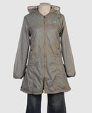 Comparez les prix Ea7 - manteaux - imperm�ables sur yoox.com