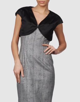 PATRIZIA PEPE - MANTEAUX - Vestes - sur YOOX.COM-Tissu élastique Satin Fermeture avec agrafes Intérieur doublé Plis Sans manches Tissu élastique Satin Tissé 51% coton, 44% viscose, 5% élasthanne