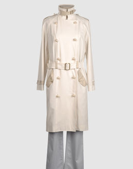 Modell Trench Gewebe Epaulette Zweireiher Taille mit Gürtel Zwei Taschen Lange Ärmel Raglanärmel Bund mit Riemen Innen Gefüttert Gewebe Gewebt...