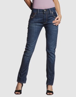 Confronta prezzi Diesel jeans pantaloni jeans su yoox.com