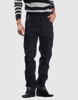 Confronta prezzi Diesel jeans pantaloni jeans su yoox.com