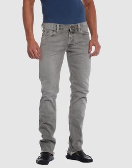 HTC JEANS Pantaloni jeans su YOOX.COM