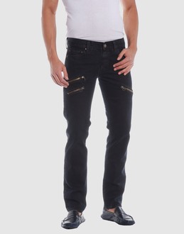 HTC JEANS Pantaloni jeans su YOOX.COM