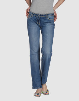 WHOS WHO BASIC JEANS Pantaloni jeans su YOOXCOM