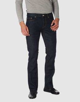 Confronta prezzi Valentino r.e.d. jeans pantaloni jeans su yoox.com