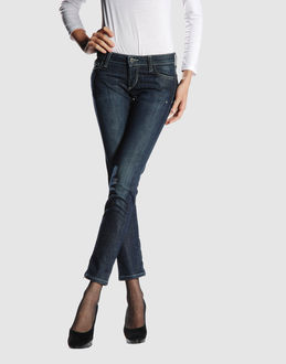 Confronta prezzi Guess jeans jeans pantaloni jeans su yoox.com