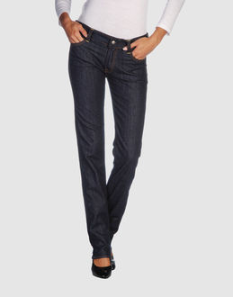 Confronta prezzi Htc jeans pantaloni jeans su yoox.com