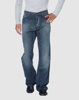 Confronta prezzi Valentino r.e.d. jeans pantaloni jeans su yoox.com