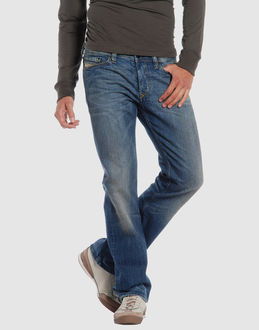 Confronta prezzi Diesel jeans pantaloni jeans su yoox.com