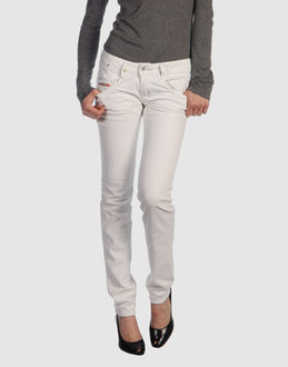 Confronta prezzi Diesel jeans pantaloni jeans su yoox.com