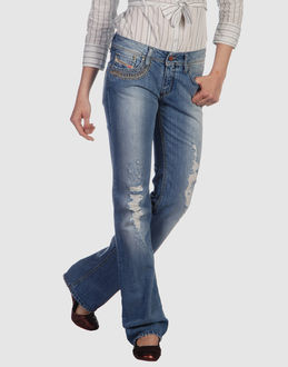 Confronta prezzi Diesel jeans pantaloni jeans su yoox.com