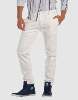 Confronta prezzi Diesel jeans pantaloni jeans su yoox.com